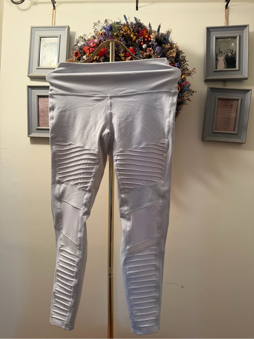 ALO Yoga White Ribbed Panel High-Rise Leggings